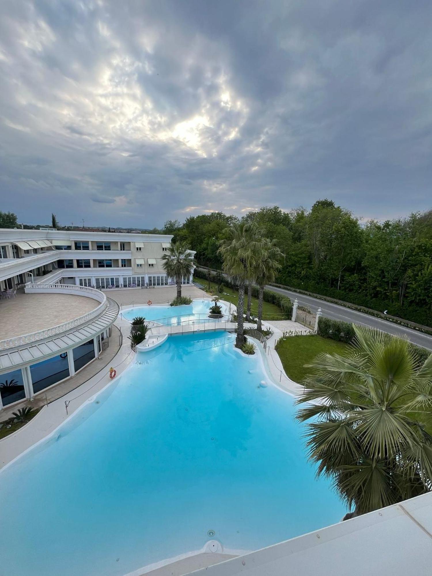Appartamento Du Lac 1 Desenzano del Garda Exterior photo